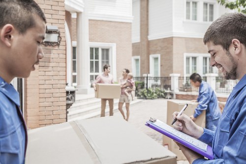 Professional piano removals in Southkensington with careful wrapping and lifting