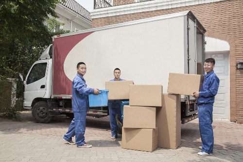 Efficient South Kensington man and van service for local transport