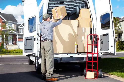 Protective packing materials and boxes for fragile items in South Kensington
